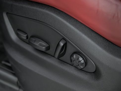 Used 2022 Porsche Cayenne Coupe image 27