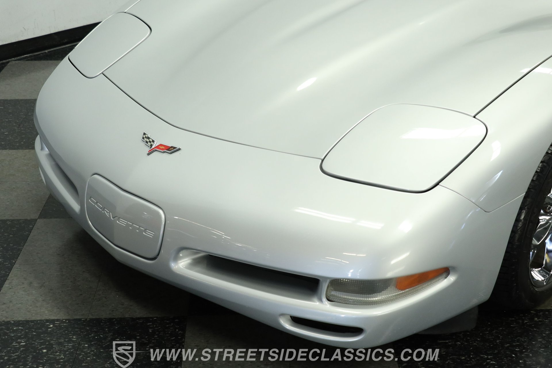 Used 1998 Chevrolet Corvette Coupe w/ Roof Pkg RWD image 18