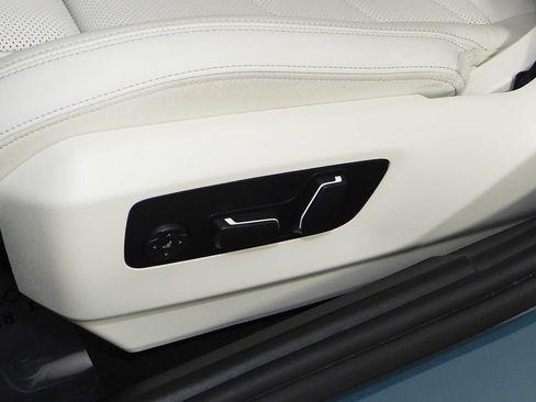 Certified 2024 BMW 530i w/ Premium Package RWD image 23