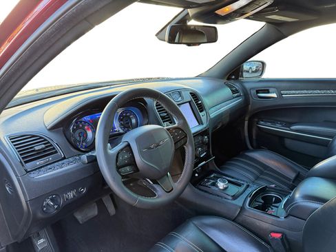 Used 2022 Chrysler 300 S image 9