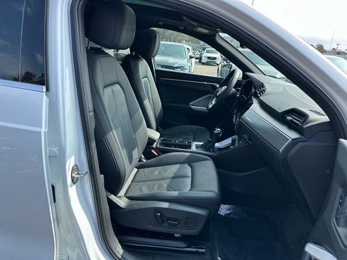 Used 2025 Audi Q3 2.0T Premium image 22