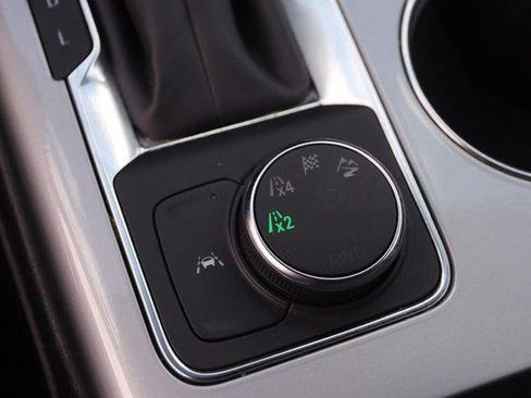 Used 2025 Chevrolet Blazer LT AWD/4WD image 18
