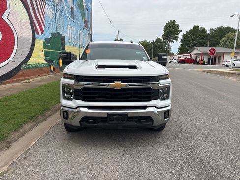 Used 2024 Chevrolet Silverado 2500 LT w/ Convenience Package AWD/4WD image 11