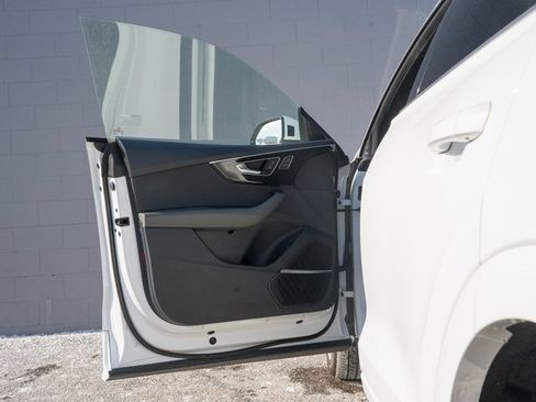 Used 2019 Audi Q8 Premium Plus w/ Premium Plus image 15