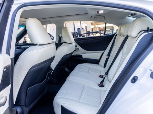 Used 2022 Lexus ES 350 w/ Accessory Package 2 FWD image 30