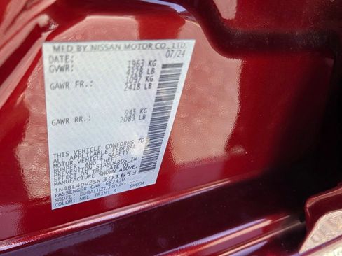 Used 2025 Nissan Altima 2.5 SV FWD image 18