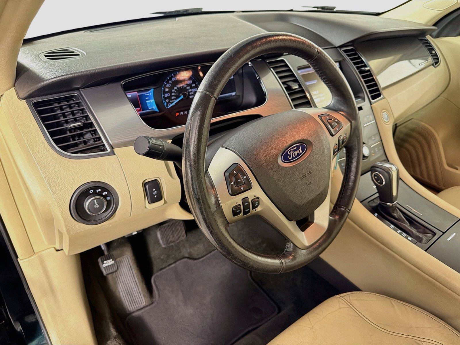 Used 2014 Ford Taurus SEL w/ Equipment Group 201A FWD image 10