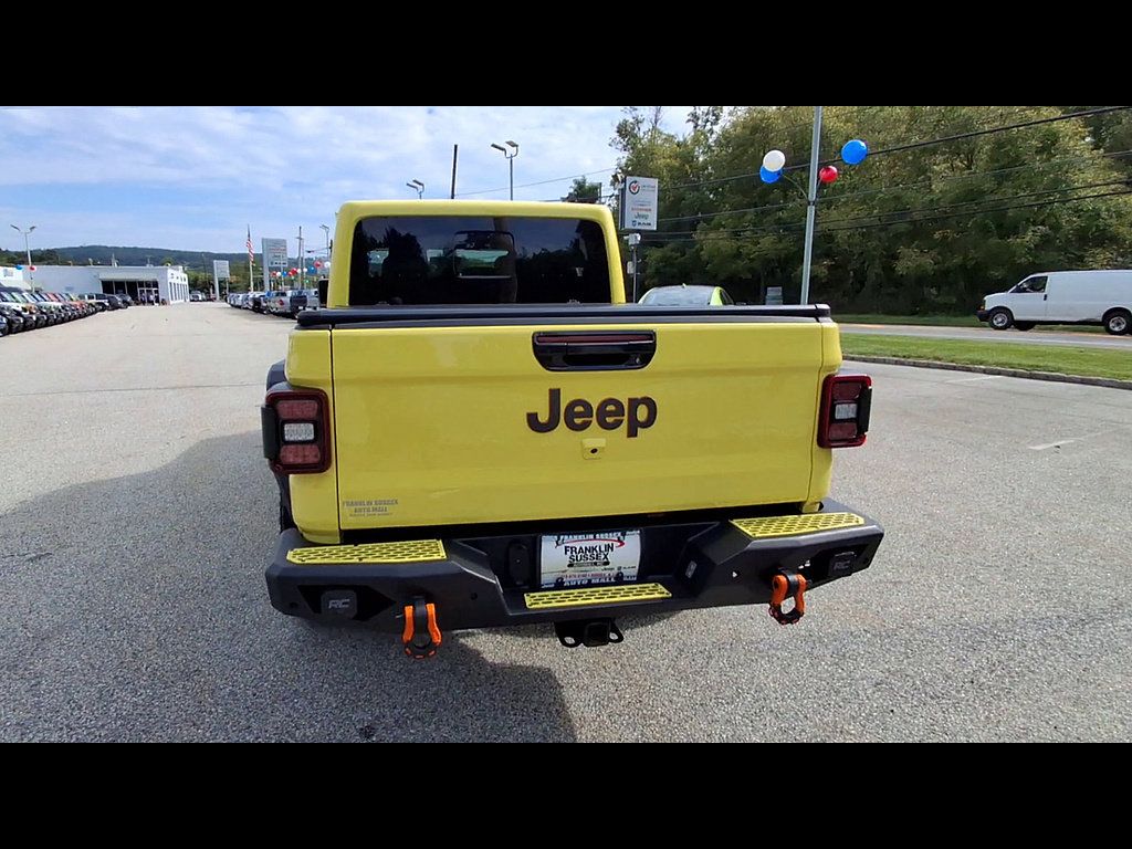 Used 2023 Jeep Gladiator Mojave w/ LED Lighting Group AWD/4WD image 7