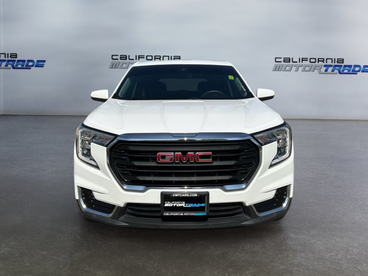 Used 2022 GMC Terrain SLE FWD image 2