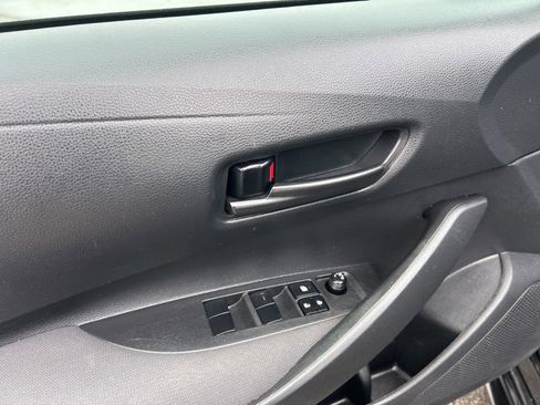 Used 2022 Toyota Corolla LE image 23