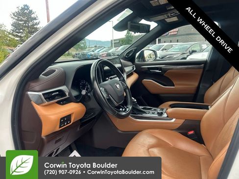 Used 2021 Toyota Highlander Platinum AWD/4WD image 24