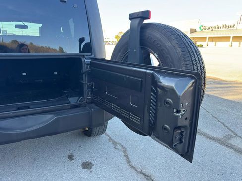 Used 2018 Jeep Wrangler Unlimited Sport S AWD/4WD image 34