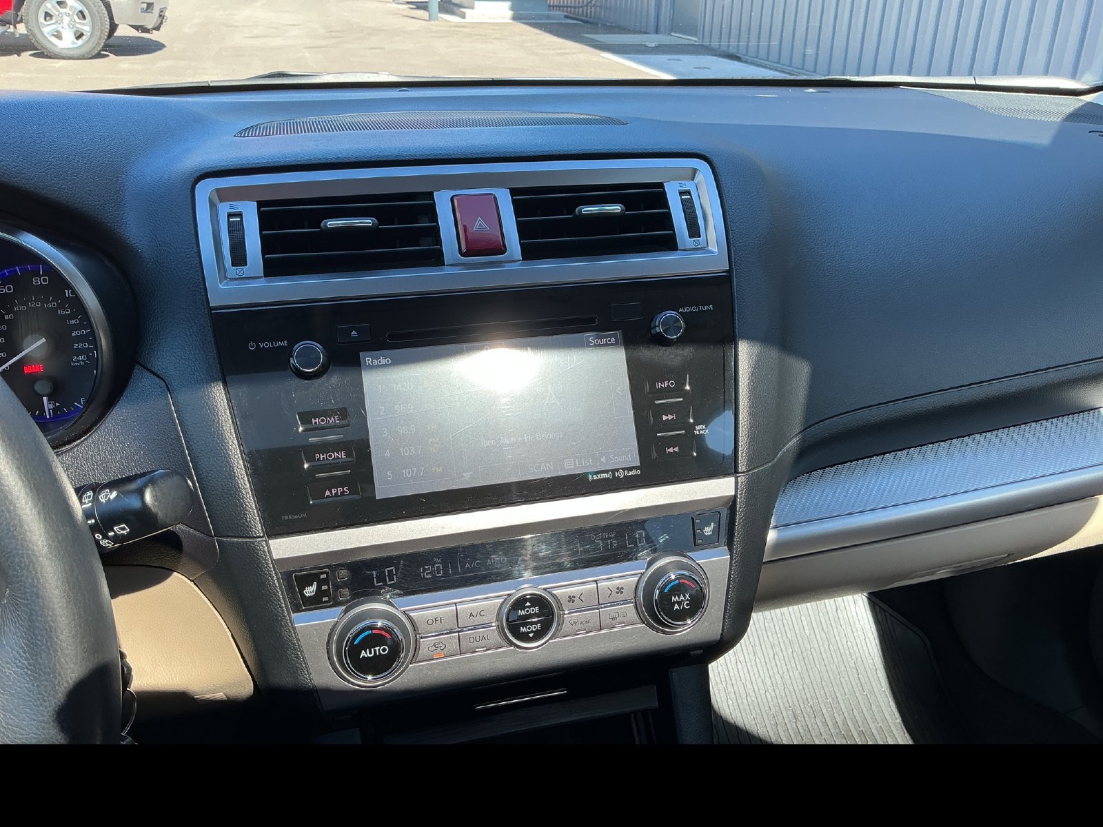 Used 2017 Subaru Outback 2.5i Premium AWD/4WD image 18