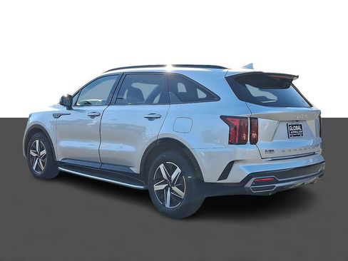Used 2022 Kia Sorento S FWD image 5