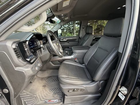 Used 2024 Chevrolet Silverado 2500 LTZ w/ LTZ Premium Package image 10