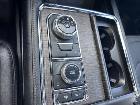 Used 2020 Ford Expedition Limited w/ Special Edition Package AWD/4WD image 29