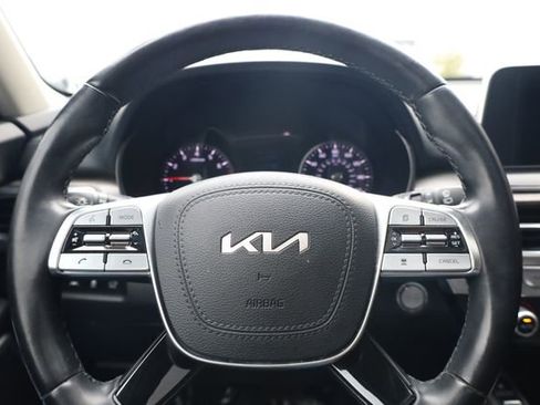 Used 2022 Kia Telluride EX w/ EX Premium Package image 17