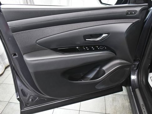 Used 2025 Hyundai Tucson Limited AWD/4WD image 9