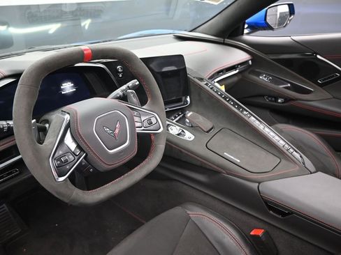 Used 2024 Chevrolet Corvette Stingray Premium Conv w/ Stealth Interior Trim Package RWD image 19