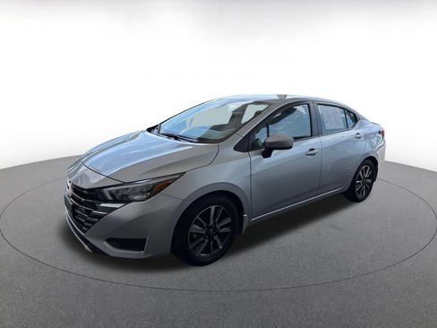 Used 2025 Nissan Versa SV w/ Trunk Package FWD image 4