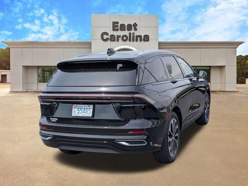 Used 2025 Lincoln Nautilus Reserve AWD/4WD image 3
