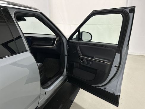 Used 2023 Rivian R1S Adventure AWD/4WD image 18