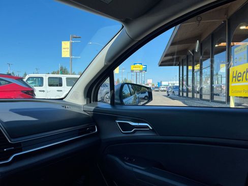 Used 2024 Kia Sportage LX image 35