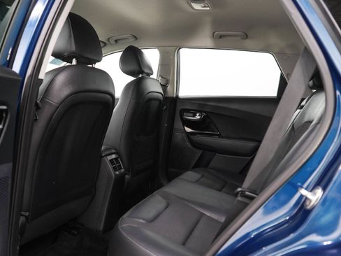 Used 2018 Kia Niro EX FWD image 16