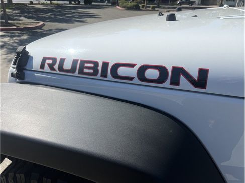 Used 2013 Jeep Wrangler Unlimited Rubicon AWD/4WD image 23