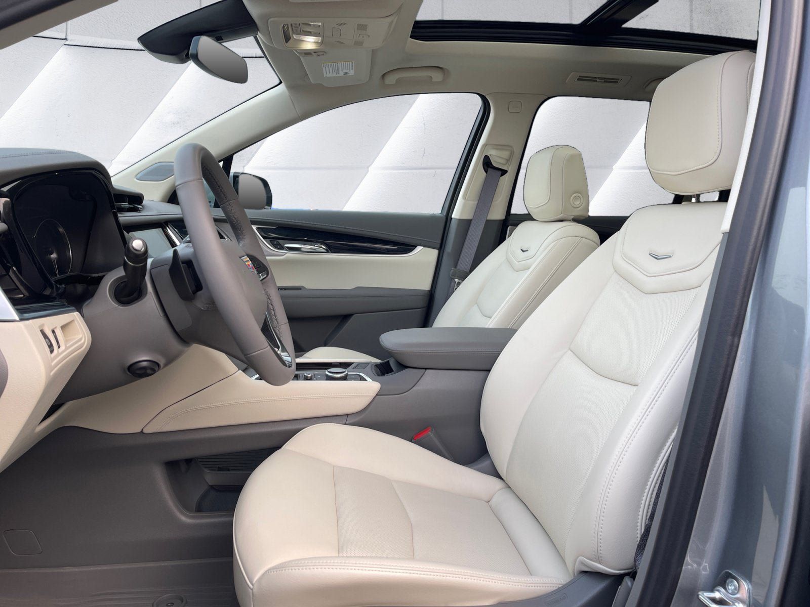 Certified 2025 Cadillac XT6 Premium Luxury w/ LPO, Floor Liner Package AWD/4WD image 10
