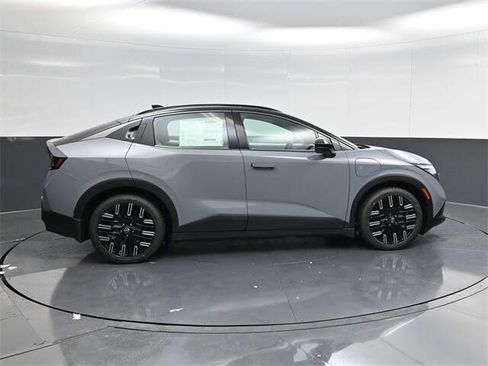 New 2026 Nissan Leaf Platinum+ w/ Floor Mat Package (Platinum+) image 7