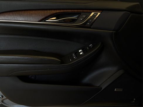 Used 2018 Cadillac CTS Luxury image 21