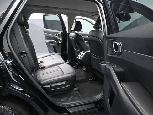 Used 2023 Kia Sorento S w/ Panoramic Sunroof Package FWD image 17