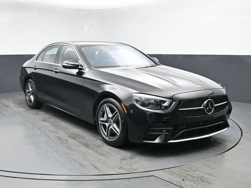 Used 2022 Mercedes-Benz E 350 4MATIC Sedan image 2