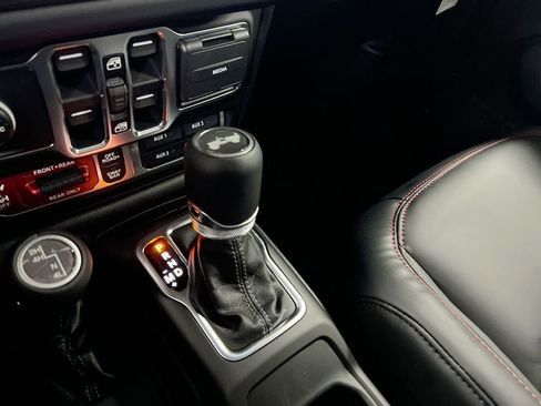 New 2026 Jeep Wrangler Unlimited Rubicon AWD/4WD image 16