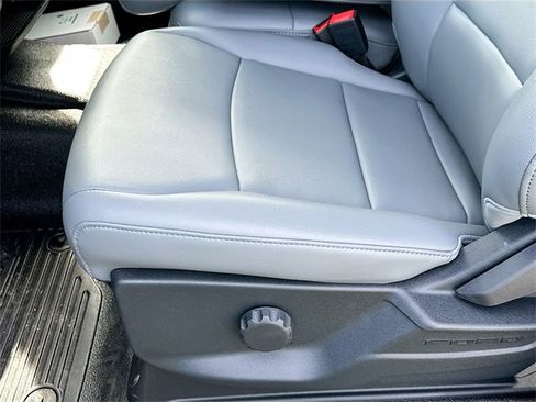 New 2025 Ford F550 4x4 Crew Cab image 12