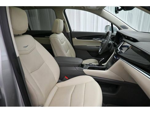 Used 2020 Cadillac XT6 Premium Luxury image 16