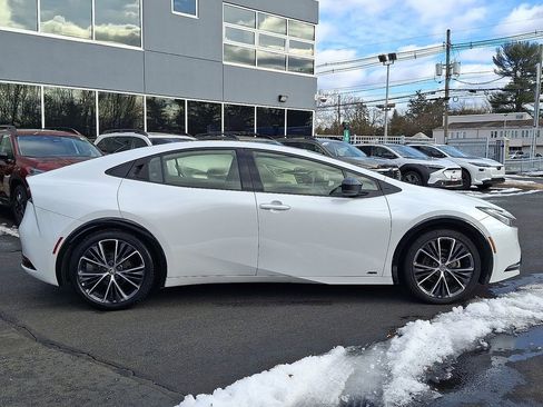 Used 2024 Toyota Prius XLE image 7