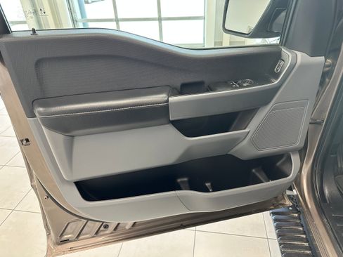 Used 2022 Ford F150 XLT w/ Trailer Tow Package image 11