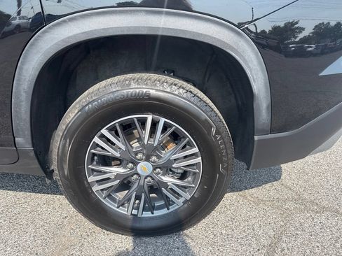 Used 2026 Chevrolet Traverse LT w/ Driver Confidence Package AWD/4WD image 6