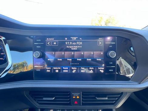 Certified 2021 Volkswagen Jetta SEL Premium image 16