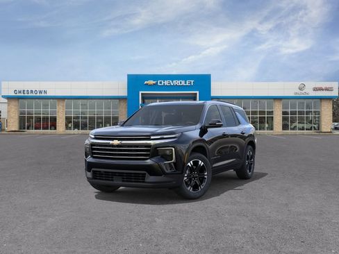 New 2027 Chevrolet Traverse LT w/ Sun and Wheel Package FWD image 8