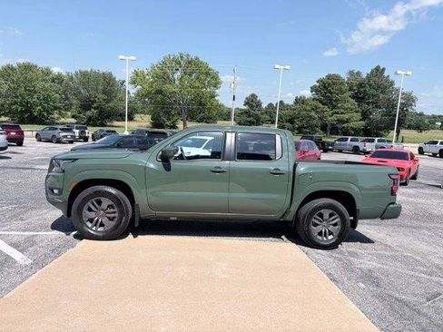 Used 2025 Nissan Frontier SV w/ SV Convenience Package RWD image 6