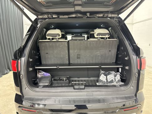 Used 2025 Toyota Sequoia Capstone AWD/4WD image 33