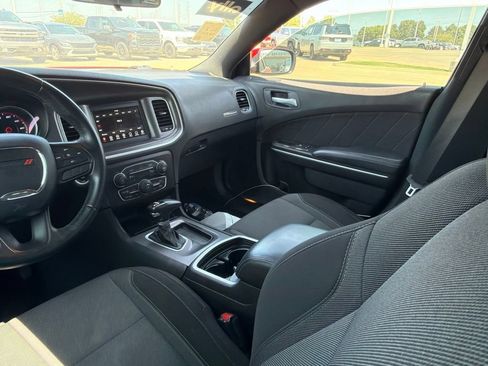 Used 2022 Dodge Charger SXT RWD image 8
