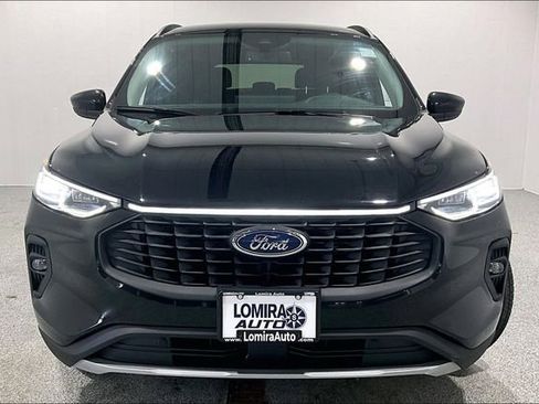 Used 2025 Ford Escape Platinum AWD/4WD image 2
