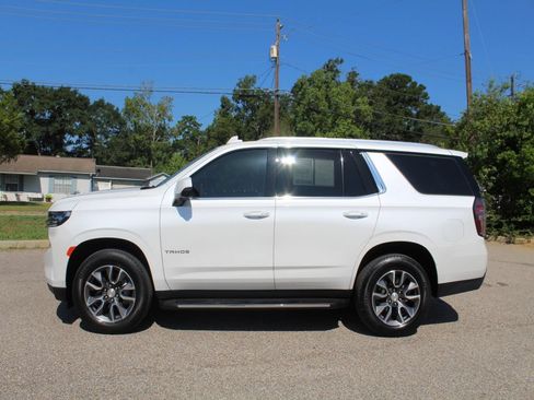 Used 2024 Chevrolet Tahoe LT w/ Luxury Package RWD image 8