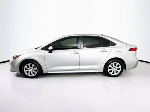 Used 2023 Toyota Corolla LE image 4