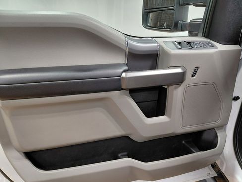 Used 2019 Ford F350 XLT w/ XLT Premium Package image 38