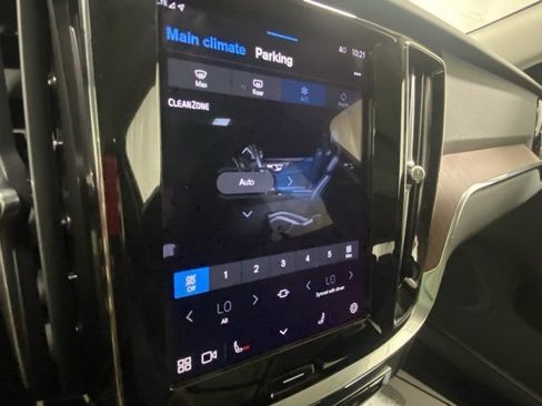 Certified 2024 Volvo V60 B5 Cross Country Plus image 22